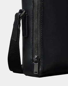 CALVIN KLEIN JEANS EMBLEM HW REPORTER