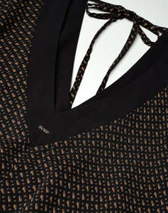 BOSS Monogram_Kaftan 10279250 01