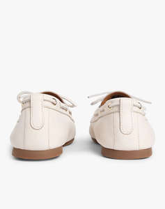 TOMMY HILFIGER TH SLEEK LEATHER BOAT SHOE