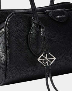 CALVIN KLEIN JEANS EMBLEM TRIO PEBBLE SHOULDER BAG