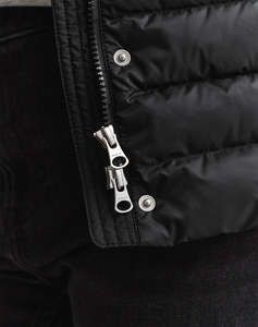 GANT ЯКЕ БЕЗ РЪКАВИ LIGHT DOWN VEST