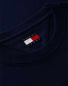 TOMMY JEANS TJM REG SIGNATURE PLAY TEE EXT