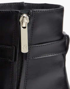 TOMMY HILFIGER TH STRAP LEATHER BLOCK HEEL BOOT