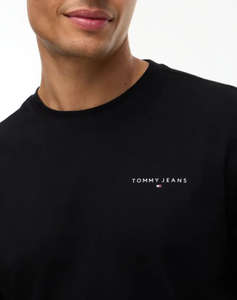 TOMMY JEANS TJM SLIM LINEAR CHEST TEE EXT